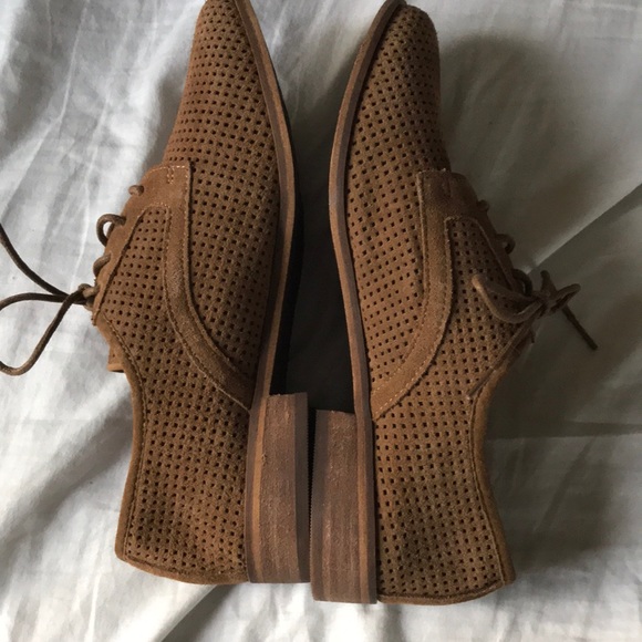 Tan dress shoes - Picture 2 of 4